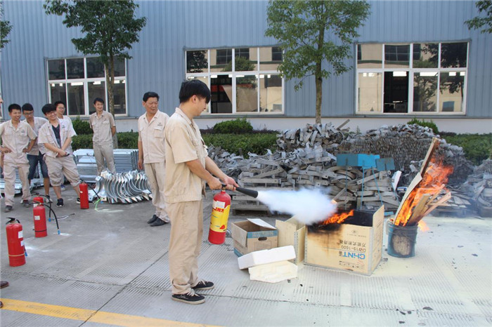 紫電公司開展“質(zhì)量月”系列活動 紫電公司開展“質(zhì)量月”系列活動