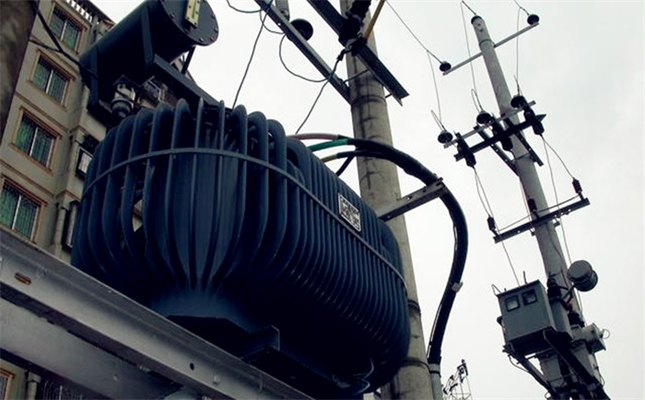 3分鐘教你讀懂變壓器，生活中最常見的油浸式變壓器