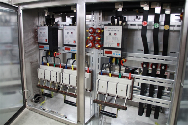 是什么導(dǎo)致低壓開關(guān)柜接連發(fā)生短路故障？